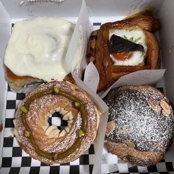 Wallflour Bake Shop - Bakeries Near Me - Honolulu, Hawaii