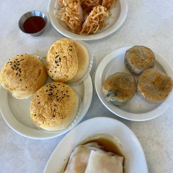 Fu Lam Mum - salted egg yolk bun, shrimp balls, shrimp & chive dumplings, shrimp roll - Dim Sum Near Me - Mountain View, California