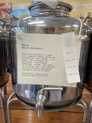 Olive del Mondo: Olive Oils, Vinegars & Vegan Mini Mart by null