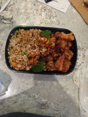 Hunan Chinese Restaurant buffet by null