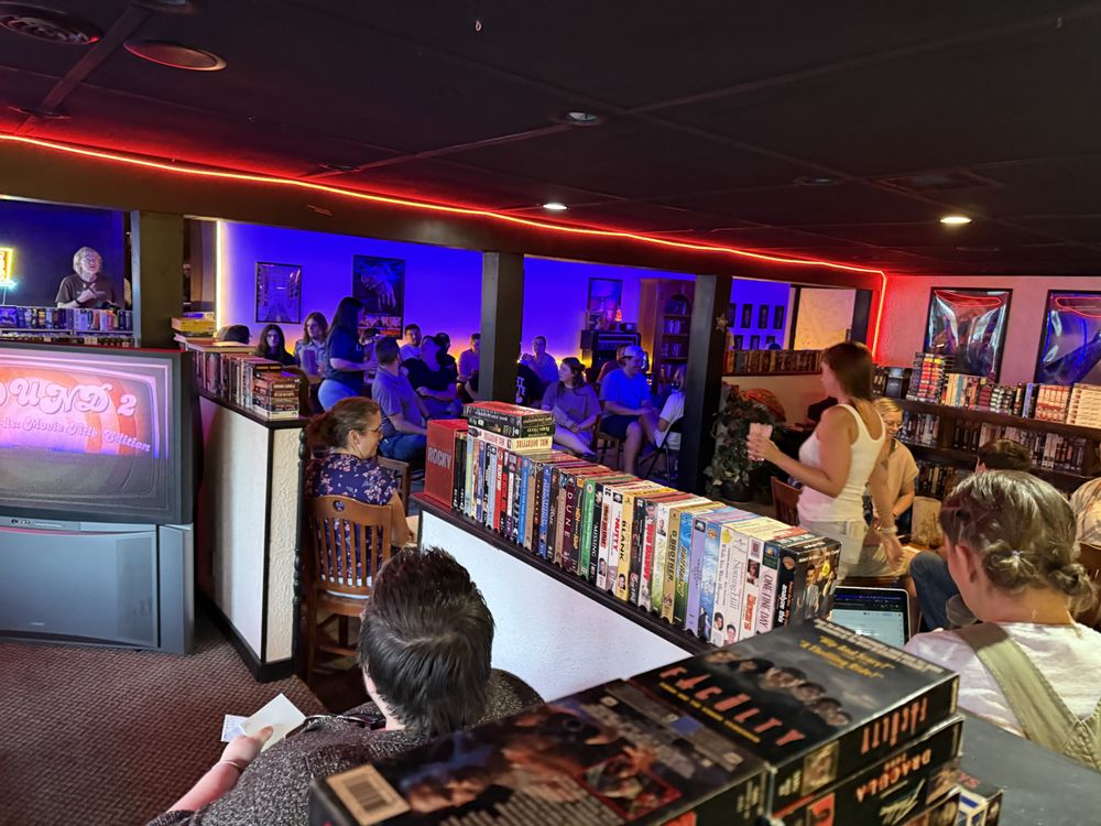 Royale Cinema Lounge Logo