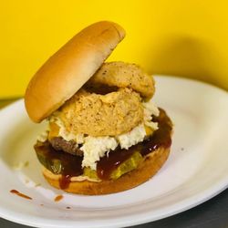 Nannas Country Cafe - Cowboy burger