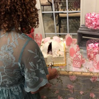 SugarBakers Cakes - It was soooo pretty it hurt to cut - Bakeries Near Me - Catonsville, Maryland
