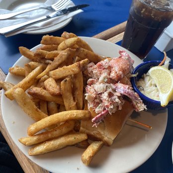 Boston Sail Loft - New England Lobster Roll - Bars Near Me - Boston, Massachusetts
