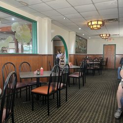 Peking Chinese Restaurant - Dining room
