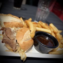 The Butcher & Banker Pub - Beef dip