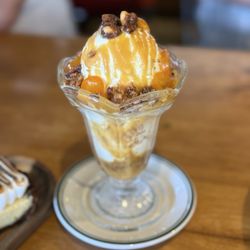 Connie & Ted's - Orange creamsicle sundae