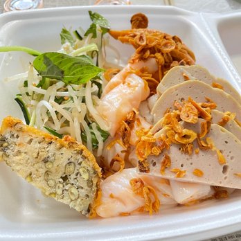 Banh Cuon Thanh Tri - Banh Cuon Tom - Vietnamese Near Me - Garden Grove, California