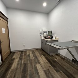 Brae Veterinary Center - Exam room