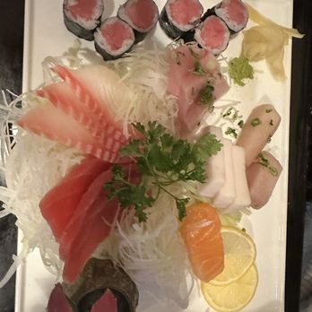Fujiyama - Single sushi & sashimi platter - Japanese Near Me - Clarksville, Tennessee Fujiyama - Single sushi & sashimi platter - Japanese Near Me - Clarksville, Tennessee