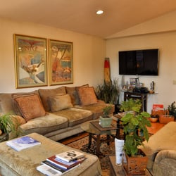 11th Avenue Bed and Breakfast - Guest lounge, take 2.