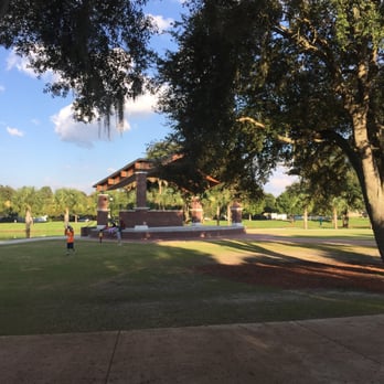 Earl Brown Park - Out door theater - Parks Near Me - Deland, Florida