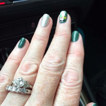 Gina's Best Nails & Spa - Christmas Nails! Look how cute!  Very precise on gel nails which is hard to do! - Nail Salons Near Me - Mineola, New York