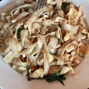 Madam Mam's - Pad Kee Mao with chicken and flat noodles. This is a spicy dish - Thai Near Me - Austin, Texas Madam Mam's - Pad Kee Mao with chicken and flat noodles. This is a spicy dish - Thai Near Me - Austin, Texas