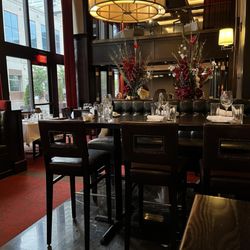 Hyde Park Prime Steakhouse - Dining room