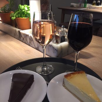 Vapiano - Cheesecake, chocolate cake, and wine! - Italian Near Me - Chessy, 01