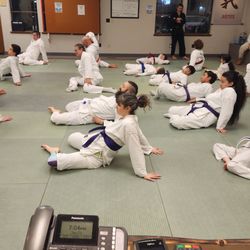 Barner's Blue Dragons - Adult's teens and juniors warming up