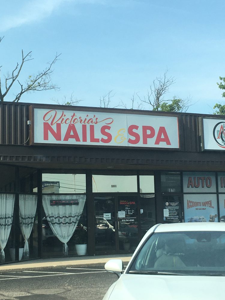 Victoria's Nails Logo