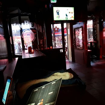 Engel - Blick zum Ausgang - Pubs Near Me - Dusseldorf, NW Engel - Blick zum Ausgang - Pubs Near Me - Dusseldorf, NW
