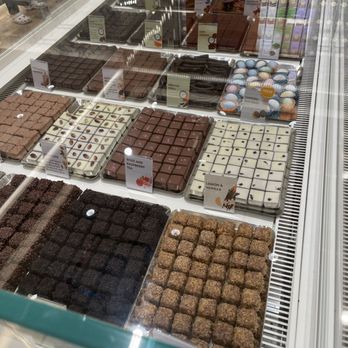 Venchi - Chocolate pieces - Chocolatiers & Shops Near Me - Boca Raton, Florida