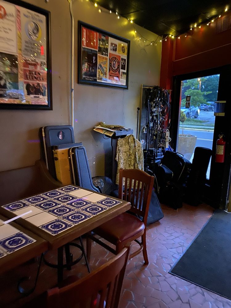 Nash Street Tavern Image