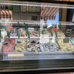 Gelatissimo - Hmmm, what to pick?!?