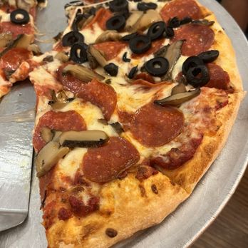 Roma Pizzeria & Restaurant - Pepperoni and mushroom pizza with half pepperoni, mushroom and black olives - Pizza Near Me - Flint, Michigan Roma Pizzeria & Restaurant - Pepperoni and mushroom pizza with half pepperoni, mushroom and black olives - Pizza Near Me - Flint, Michigan