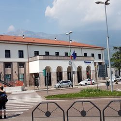 IRIS - Der Bahnhof Rovereto schräg gegenüber