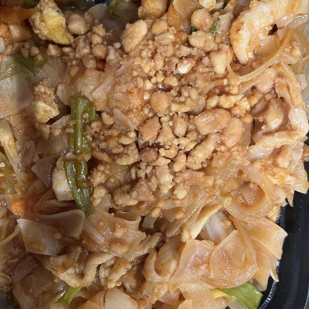 Chicken Pad Thai was delicious. Chicken was well cooked and vegetables tasted great.