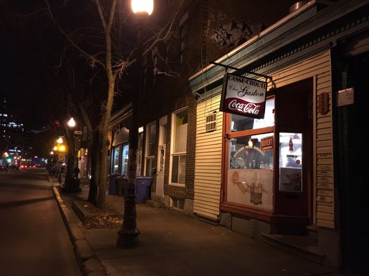 Casse-Croute Chez Gaston by null