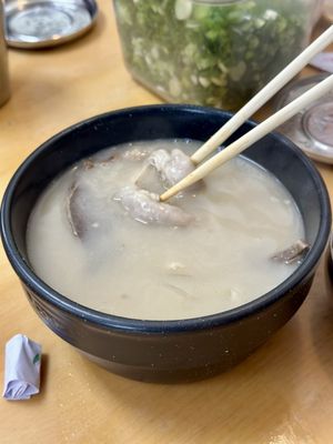 Hanbat Sul Lung Tang by null