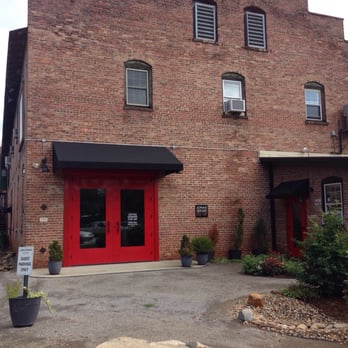 Jonas Gerard Fine Art Gallery - Front of Gallery - Art Galleries Near Me - Asheville, North Carolina Jonas Gerard Fine Art Gallery - Front of Gallery - Art Galleries Near Me - Asheville, North Carolina