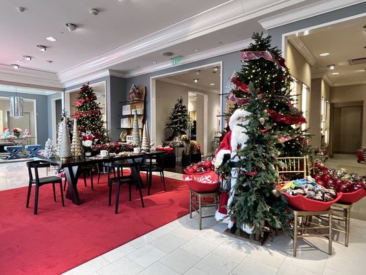 Neiman Marcus by null