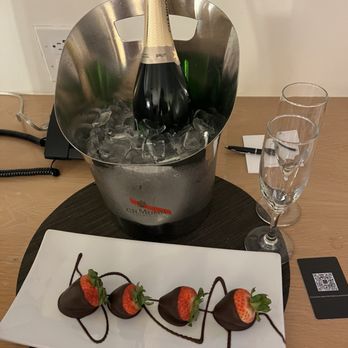 Hotel Valencia - Complimentary - Hotels Near Me - San Jose, California