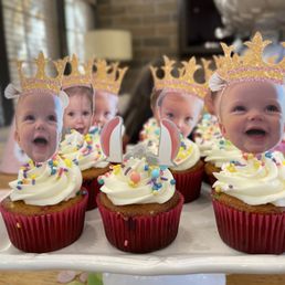 Funfetti cupcakes!! Funfetti cupcakes!!