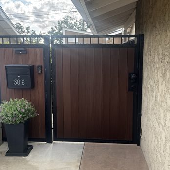 Straight Gate Fence - Fences & Gates Near Me - Lakewood, California
