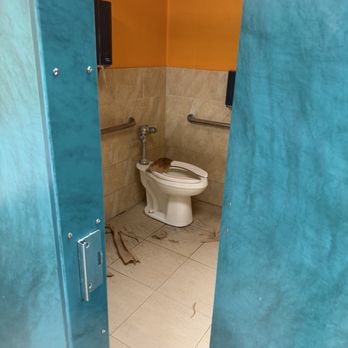 Daytona Lagoon - Toilets. Shidded. - Water Parks Near Me - Daytona Beach, Florida