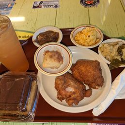 Two meat meal. The fried chicken was wonderful and the yellow cake was wonderful. The armor Palmer was great as well.
