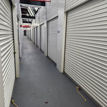 Extra Space Storage - Interior Units - Self Storage Near Me - Hamden, Connecticut