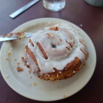 Molly's Souper - Cinnamon roll - Breakfast & Brunch Near Me - Upland, California