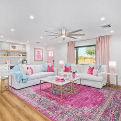 Royce Vacation Rentals Scottsdale - The Dollhouse