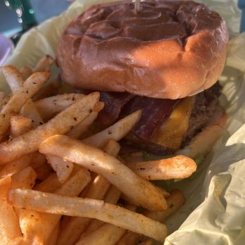 Sand Dollar Restaurant & Lounge - Bacon cheeseburger - American Near Me - Rockaway Beach, Oregon