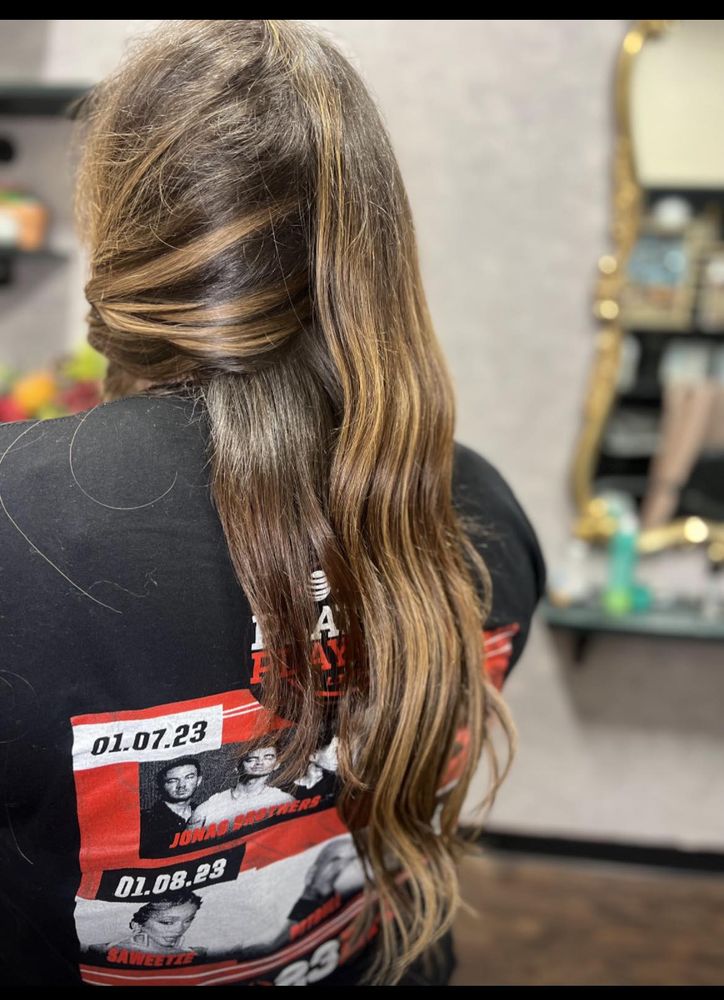 DC Hair Logo