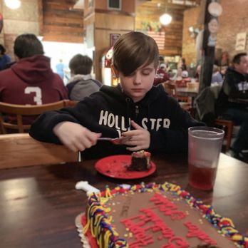 Tom Thumb - Looked wayyyyy better than it tasted. So dry. Crumbling cake. Way to sweet of a frosting and way to thick. - Grocery Near Me - Keller, Texas