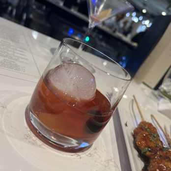 Burtons Grill & Bar - Old fashioned - New American Near Me - Richmond, Virginia