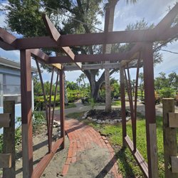 MCGREGOR GARDEN CENTER