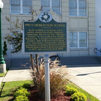 Smith Robertson Museum and Cultural Center - Historical Marker at the entrance. - Museums Near Me - Jackson, Mississippi Smith Robertson Museum and Cultural Center - Historical Marker at the entrance. - Museums Near Me - Jackson, Mississippi