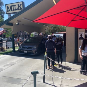 Meadowlark Dairy - Waiting area, socially distanced - Ice Cream & Frozen Yogurt Near Me - Pleasanton, California Meadowlark Dairy - Waiting area, socially distanced - Ice Cream & Frozen Yogurt Near Me - Pleasanton, California