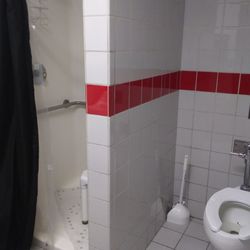Prime Stop - Shower room