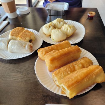 U Village - Shanghainese Near Me - Missouri City, Texas